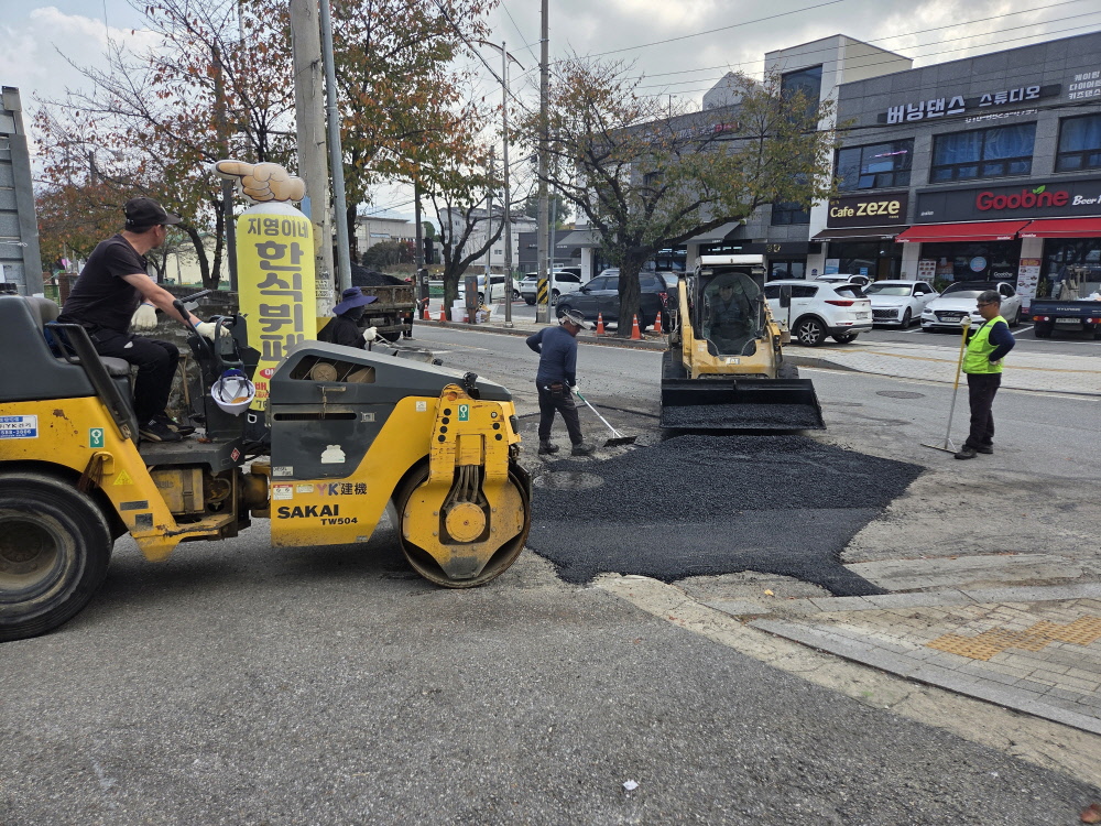 /user/s/siwon7657779/editor/2510/e2816da9316346be3419e2bbfa49caed_1761791840_7966.jpg 이미지크게보기